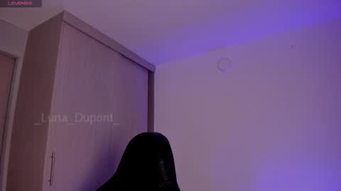 Snapshot of _luna_dupont_ chatting on December 19, 2025, 1:01 am Luna online show from December 19, 2025, 1:01 am