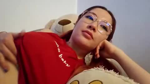 _lunaa__ online show from September 12, 2025, 7:19 am