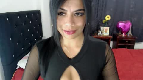 QUEEN online show from November 12, 2025, 1:28 am