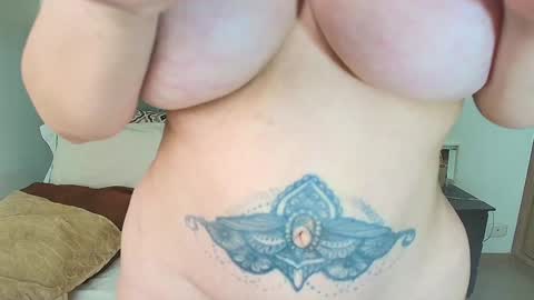 Snapshot of _madamemature_ chatting on February 3, 2025, 4:52 pm Lady Chanel online show from February 3, 2025, 4:52 pm