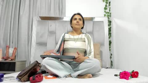 _marcela__ online show from February 6, 2025, 12:26 pm