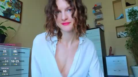 Sophia online show from May 4, 2026, 3:02 am