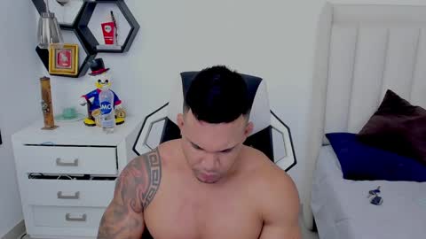 _matthew_santos_ online show from December 15, 2024, 12:06 pm