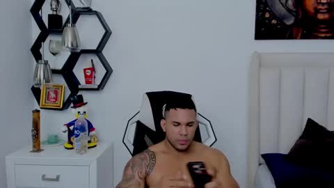 _matthew_santos_ online show from December 16, 2024, 1:43 pm