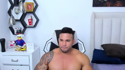 _matthew_santos_ online show from February 12, 2025, 11:41 pm