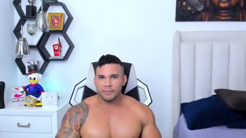 _matthew_santos_ online show from February 19, 2025, 8:31 pm