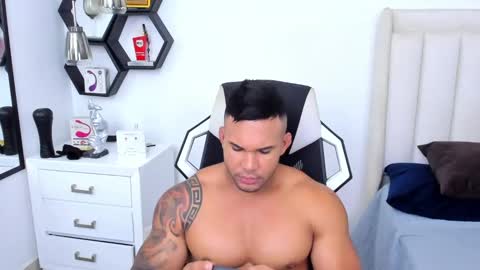 _matthew_santos_ online show from February 28, 2025, 3:15 am