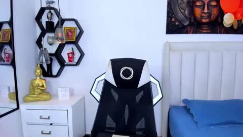 _matthew_santos_ online show from December 21, 2025, 8:27 pm