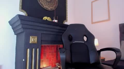 _maximo_1 online show from July 7, 2026, 11:14 am