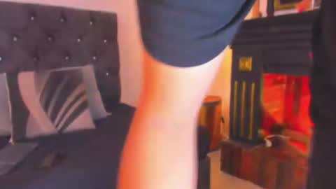 _maximo_1 online show from July 27, 2026, 1:29 pm