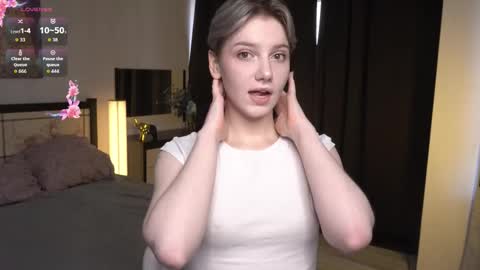 Snapshot of _medal_of_horny_ chatting on February 11, 2026, 6:29 am Elva and Kate online show from February 11, 2026, 6:29 am