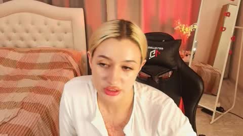 Melany online show from October 10, 2025, 4:28 pm