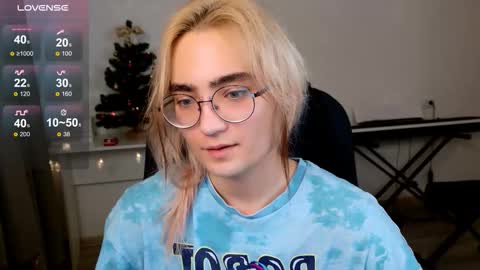 Snapshot of _meow_neko_ chatting on December 22, 2025, 6:10 am _meow_neko_ online show from December 22, 2025, 6:10 am