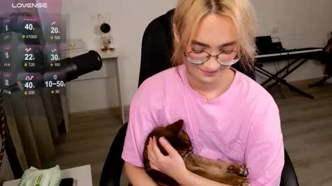 Snapshot of _meow_neko_ chatting on January 16, 2026, 7:34 am _meow_neko_ online show from January 16, 2026, 7:34 am