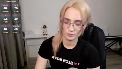 Snapshot of _meow_neko_ chatting on February 23, 2026, 10:51 pm _meow_neko_ online show from February 23, 2026, 10:51 pm