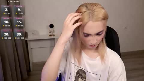 Snapshot of _meow_neko_ chatting on February 25, 2026, 11:03 pm _meow_neko_ online show from February 25, 2026, 11:03 pm