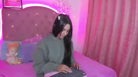 Mia online show from December 13, 2024, 2:43 am