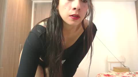 Snapshot of _mia_angel17 chatting on December 15, 2025, 7:40 pm MIA online show from December 15, 2025, 7:40 pm