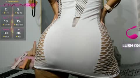 Snapshot of _mia_brunette_ chatting on January 9, 2025, 11:47 am MIA online show from January 9, 2025, 11:47 am