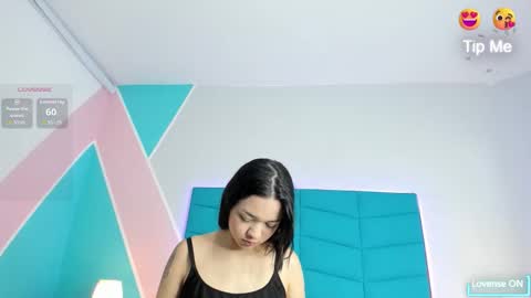 _mia_foxx_ online show from September 12, 2025, 7:58 pm