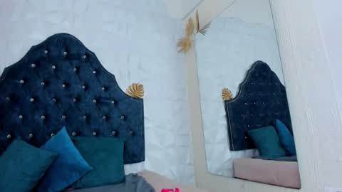 Snapshot of _mia_milf_ chatting on March 29, 2026, 3:17 am _mia_milf_ online show from March 29, 2026, 3:17 am
