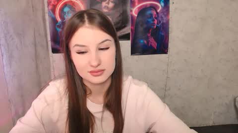 Mia online show from October 15, 2025, 1:11 pm