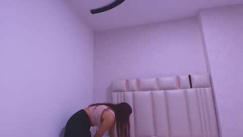 Mia  online show from February 14, 2026, 11:51 am