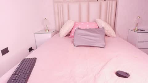 Mia  online show from March 18, 2026, 11:57 am