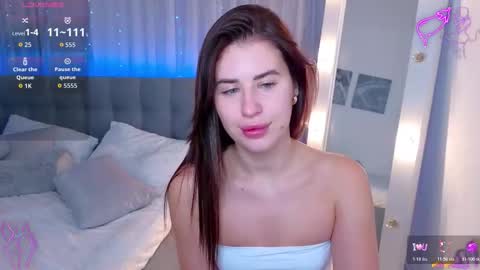 Milana online show from November 18, 2025, 9:08 pm