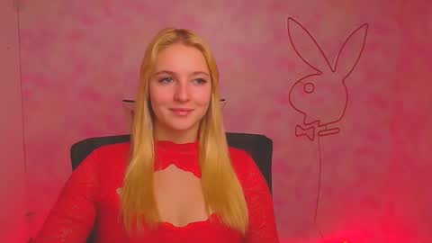 Snapshot of _mila_la_ chatting on December 9, 2024, 9:49 am Melanie online show from December 9, 2024, 9:49 am