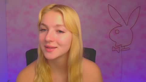 Snapshot of _mila_la_ chatting on December 12, 2024, 10:02 am Melanie online show from December 12, 2024, 10:02 am