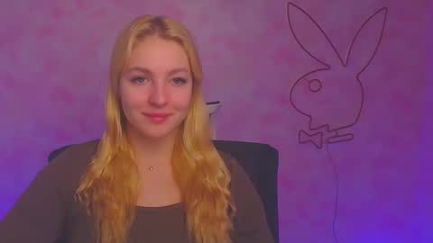 Snapshot of _mila_la_ chatting on December 15, 2024, 6:51 am Melanie online show from December 15, 2024, 6:51 am