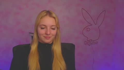 Snapshot of _mila_la_ chatting on December 16, 2024, 9:46 am Melanie online show from December 16, 2024, 9:46 am