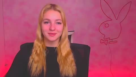 Snapshot of _mila_la_ chatting on December 20, 2024, 7:22 am Melanie online show from December 20, 2024, 7:22 am