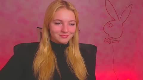 Snapshot of _mila_la_ chatting on December 21, 2024, 6:52 am Melanie online show from December 21, 2024, 6:52 am