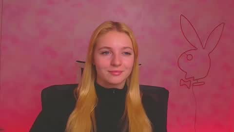 Snapshot of _mila_la_ chatting on December 21, 2024, 9:55 am Melanie online show from December 21, 2024, 9:55 am