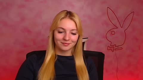 Snapshot of _mila_la_ chatting on December 22, 2024, 10:06 am Melanie online show from December 22, 2024, 10:06 am