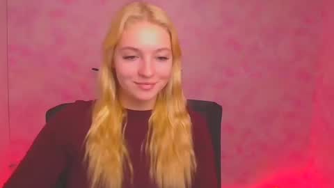 Snapshot of _mila_la_ chatting on December 29, 2024, 10:01 am Melanie online show from December 29, 2024, 10:01 am
