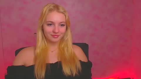 Snapshot of _mila_la_ chatting on January 2, 2025, 12:35 pm Melanie online show from January 2, 2025, 12:35 pm