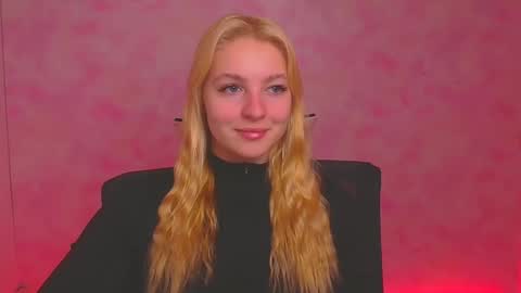 Snapshot of _mila_la_ chatting on January 5, 2025, 6:56 am Melanie online show from January 5, 2025, 6:56 am