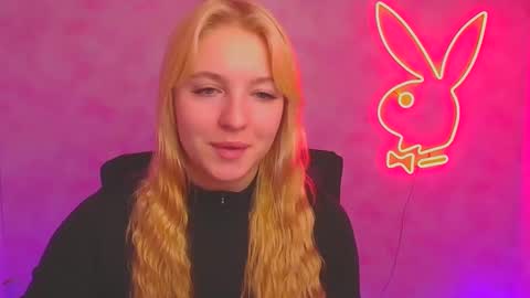 Snapshot of _mila_la_ chatting on January 12, 2025, 10:02 am Melanie online show from January 12, 2025, 10:02 am