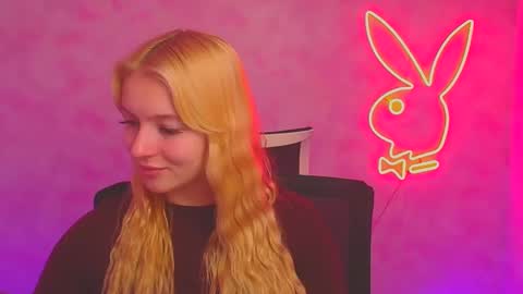 Snapshot of _mila_la_ chatting on January 14, 2025, 10:27 am Melanie online show from January 14, 2025, 10:27 am
