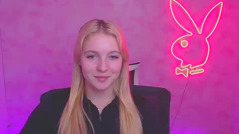 Snapshot of _mila_la_ chatting on February 1, 2025, 3:50 pm Melanie online show from February 1, 2025, 3:50 pm