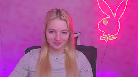 Snapshot of _mila_la_ chatting on February 2, 2025, 6:04 am Melanie online show from February 2, 2025, 6:04 am