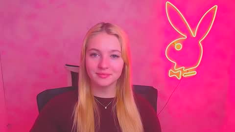 Snapshot of _mila_la_ chatting on February 10, 2025, 7:04 am Melanie online show from February 10, 2025, 7:04 am