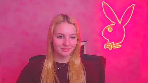 Snapshot of _mila_la_ chatting on February 10, 2025, 10:09 am Melanie online show from February 10, 2025, 10:09 am