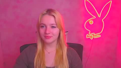Snapshot of _mila_la_ chatting on February 11, 2025, 7:12 am Melanie online show from February 11, 2025, 7:12 am