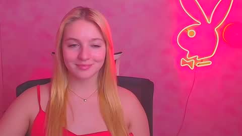 Snapshot of _mila_la_ chatting on February 17, 2025, 3:42 pm Melanie online show from February 17, 2025, 3:42 pm