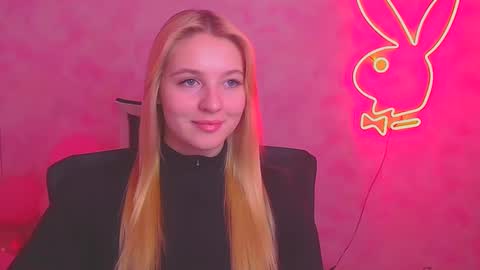 Snapshot of _mila_la_ chatting on February 20, 2025, 12:15 pm Melanie online show from February 20, 2025, 12:15 pm