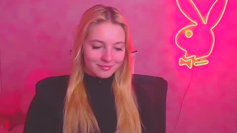 Snapshot of _mila_la_ chatting on February 22, 2025, 12:29 pm Melanie online show from February 22, 2025, 12:29 pm